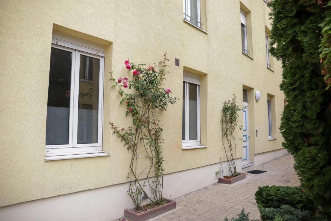Reims : Aux Biscuits Roses Exterior foto